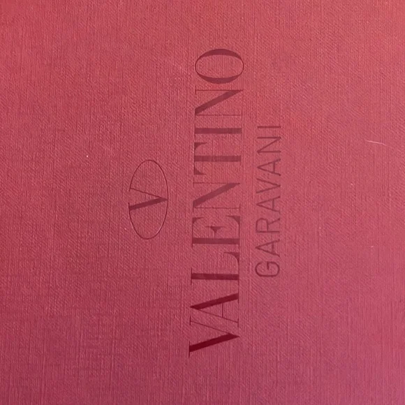 Authentic Valentino pumps with box